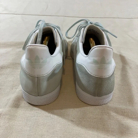 Adidas suede light green Gazelle